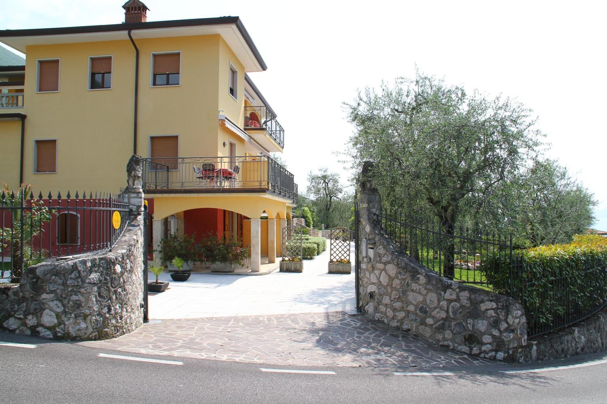 Villa Due Leoni - Residence Brenzone sul Garda Exterior foto